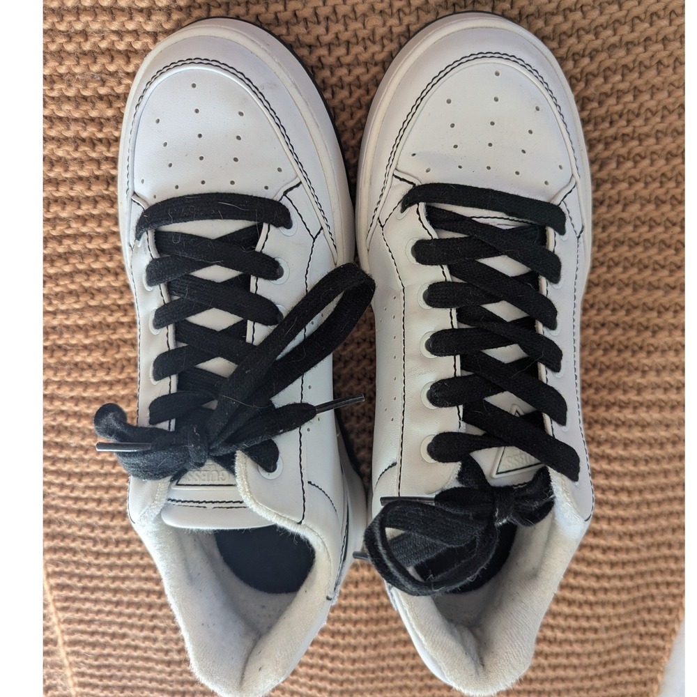 Guess Platform Sneakers White Black Logo Low Top Womens 9.5M Streetwear